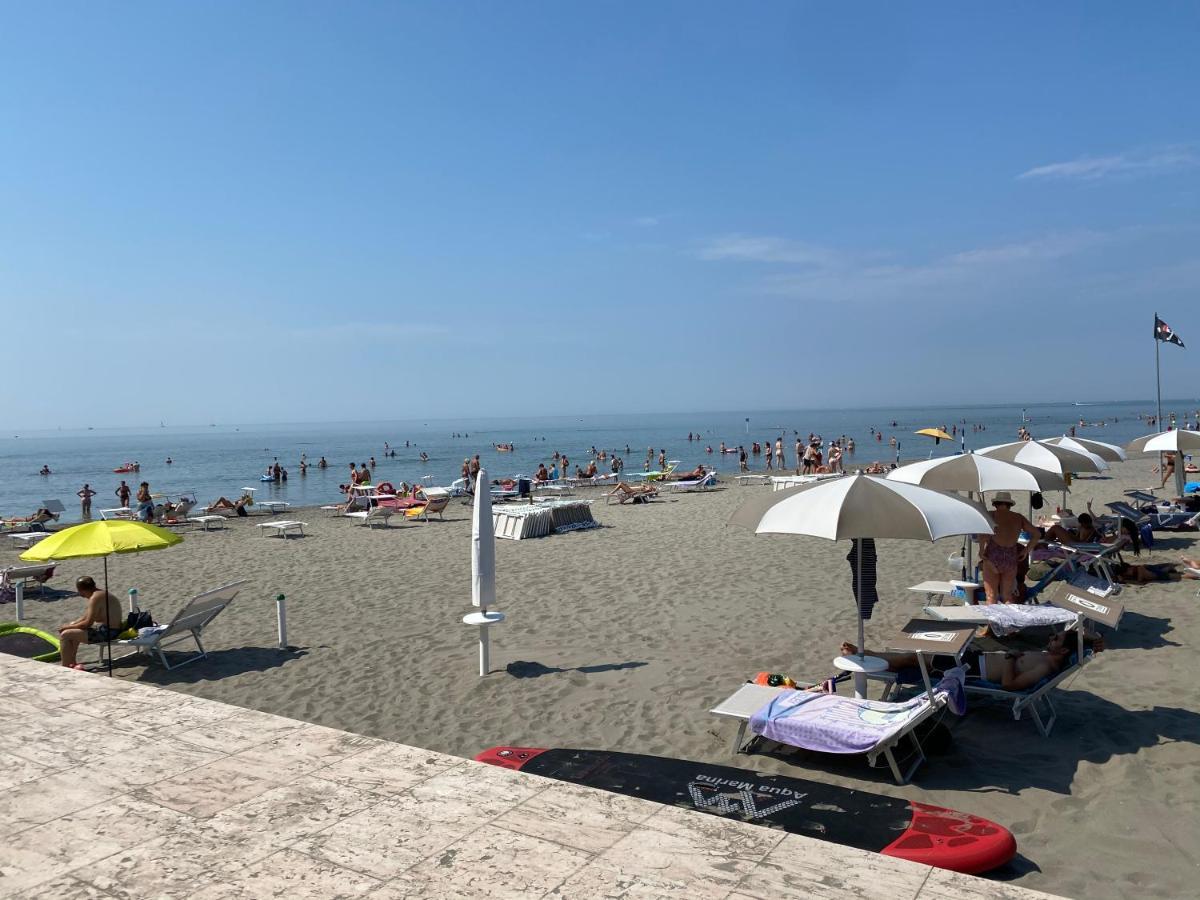 Apartment Mit Meerblick Am Strand Costa Azzura Grado Exterior photo